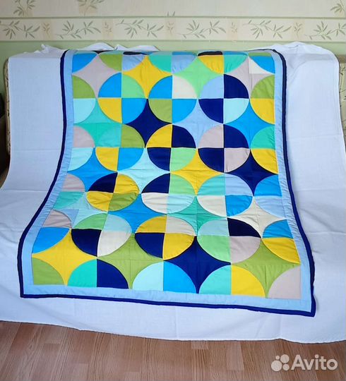 Детское лоскутное одеяло ручной работы