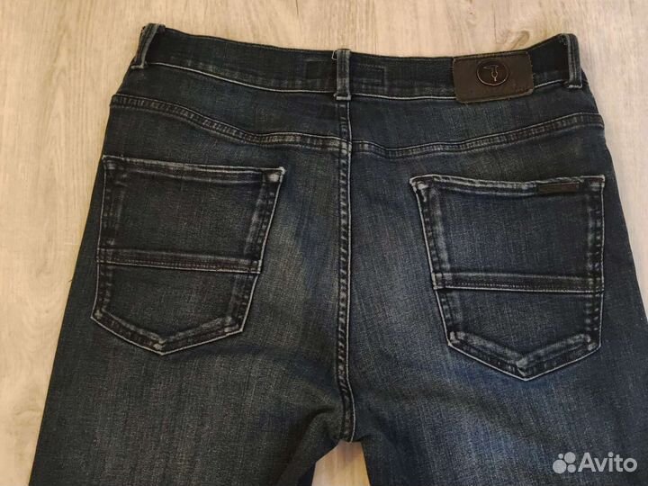 Шапка и джинсы Trussardi оригинал