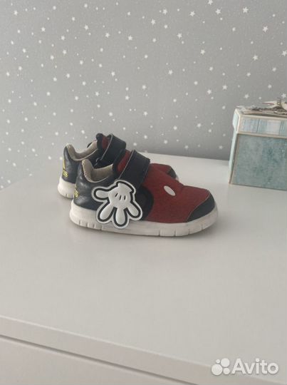 Кроссовки adidas