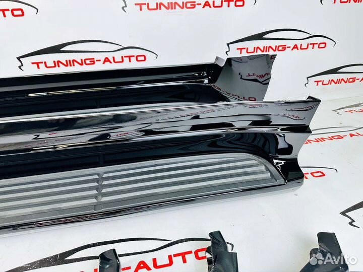 Подножки Toyota Land Cruiser 300 черные B0429