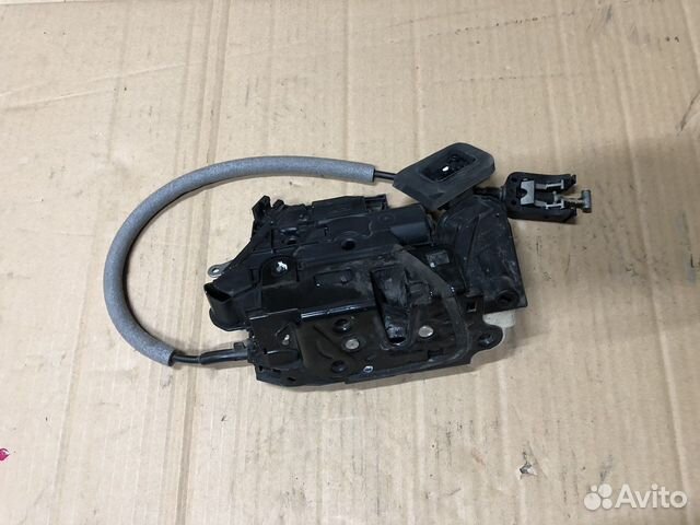 VW Polo sedan Замок передний правый