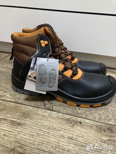 Ботинки мужские зимние 43 размер новые