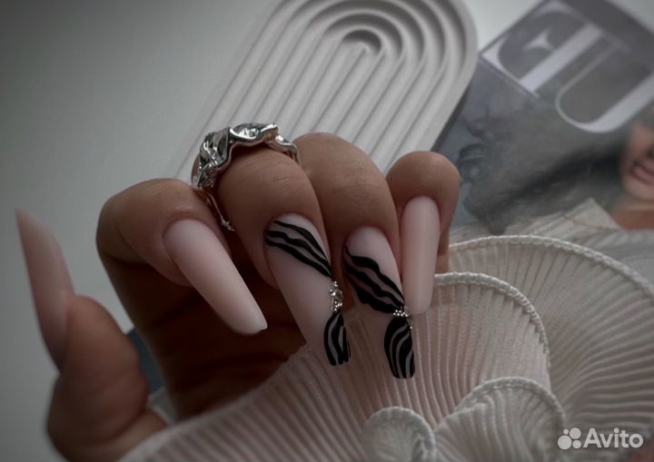 Наращивание ногтей, ногти маникюр