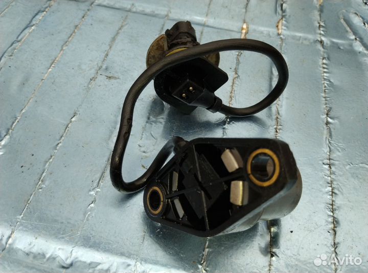 Датчик уровня масла Шевроле Кaдиллaк 12639127