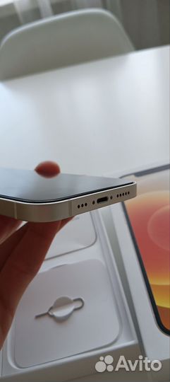 iPhone 12, 64 ГБ