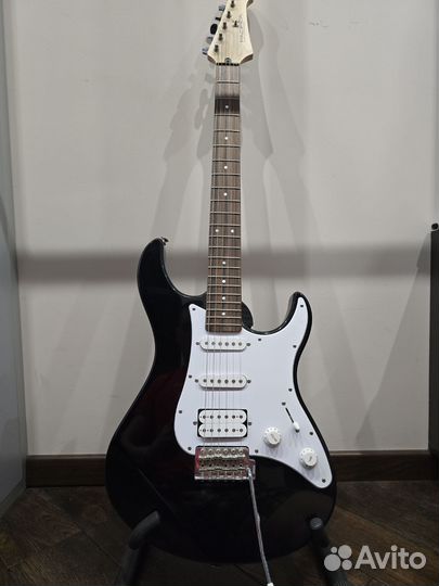 Электрогитара Yamaha Pacifica 012 BL