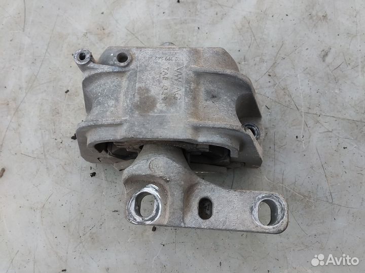 Подушка опора двигателя Шкода Октавия а5