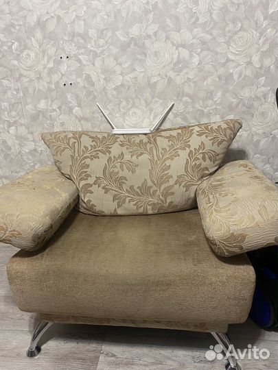 Кресло для гостиной