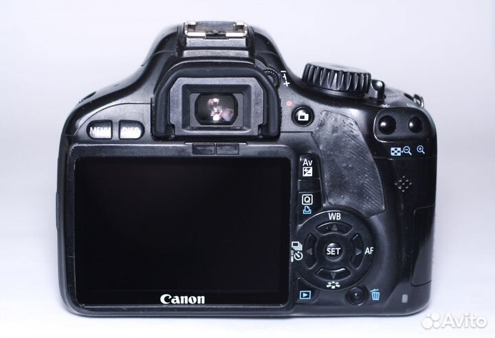 Canon 550D + 18-55mm IS II kit