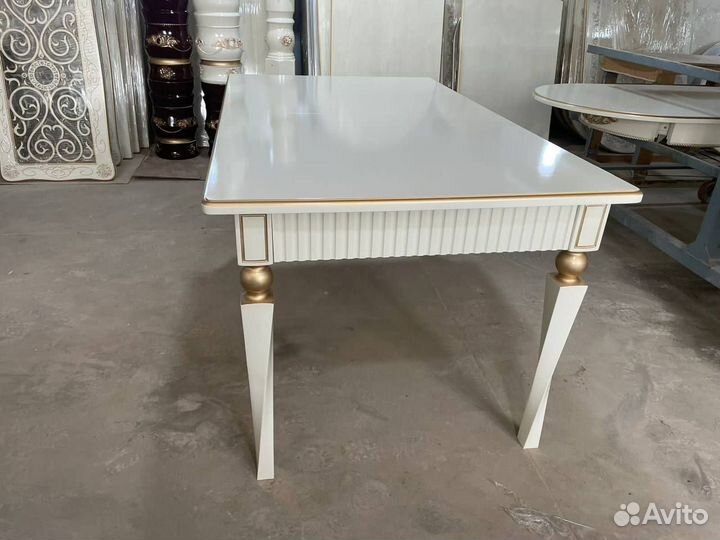 Кухонный стол