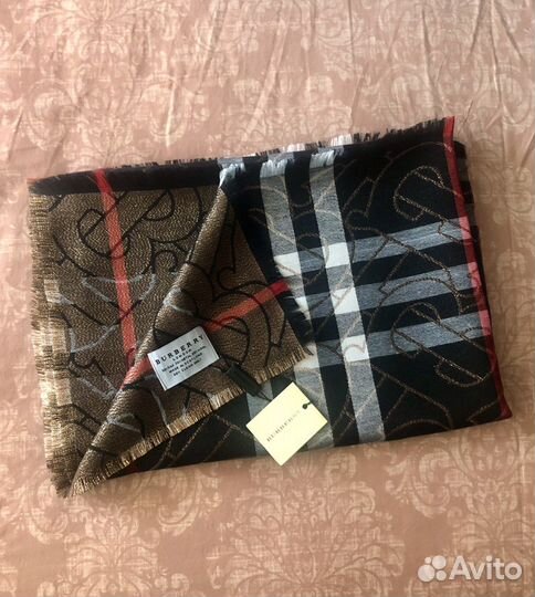 Палантин burberry новый