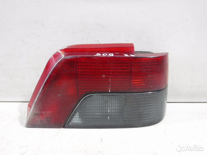 Фонарь задний правый Peugeot 309