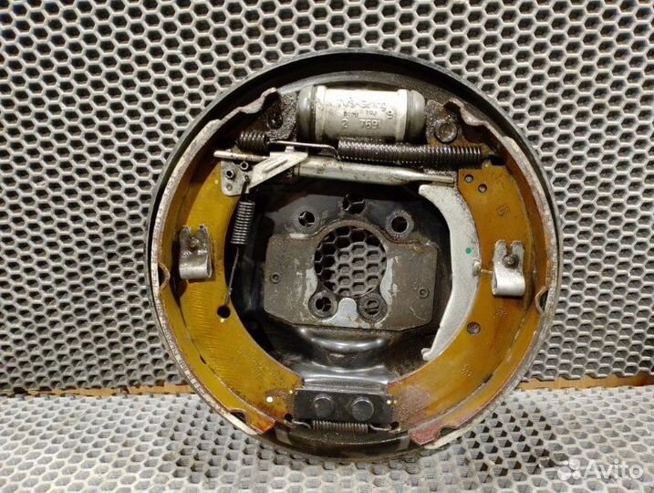 Тормозной механизм задний левый Skoda Rapid CFN