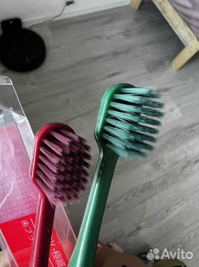 Зубная щетка