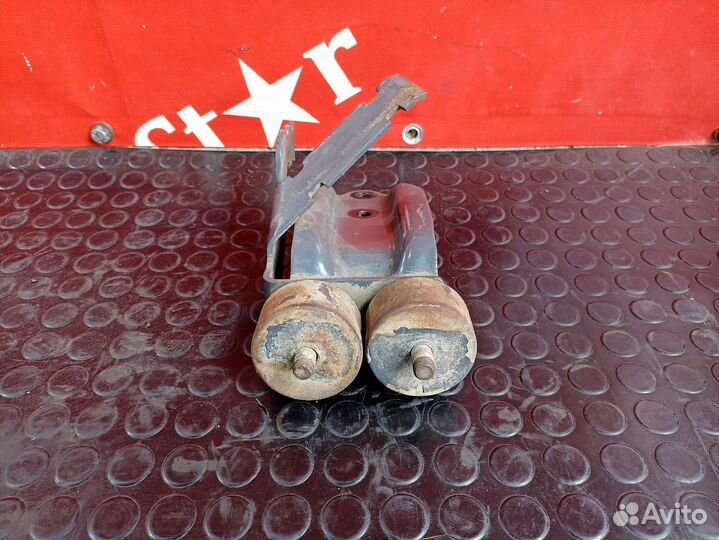 Кронштейн радиатора охлаждения Daf XF105