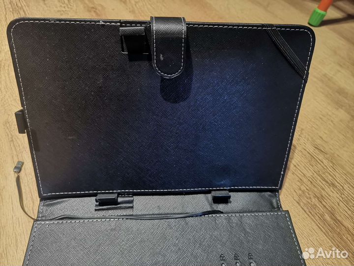 Чехол для планшета с клавиатурой