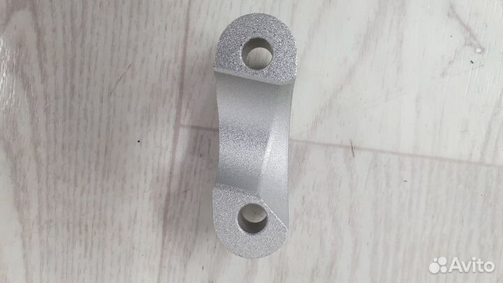 Кронштейн левый BMW R1200R