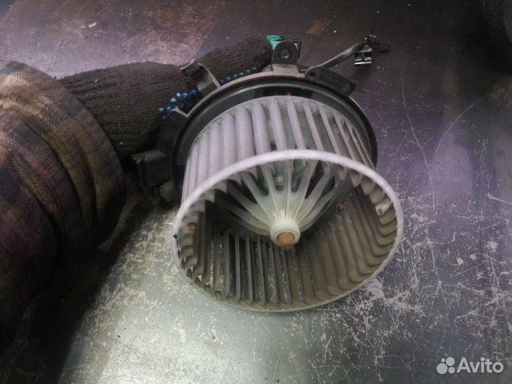 Моторчик печки Renault duster HSA