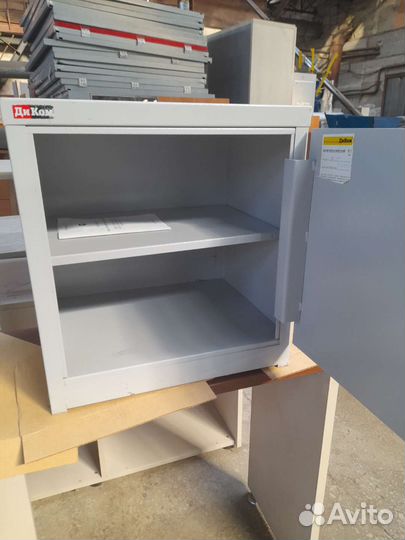 Сейф-шкаф металлический диком