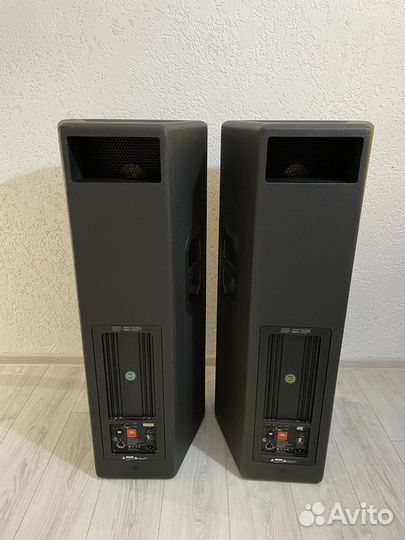 Активная акустическая система JBL PRX 625