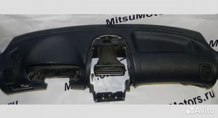 Накладка панели приборов торпедо Carisma MR913019