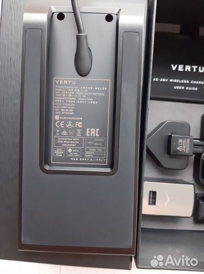 Vertu AC-35V беспроводное зарядное устройство