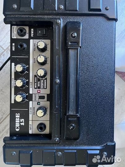 Гитарный комбоусилитель