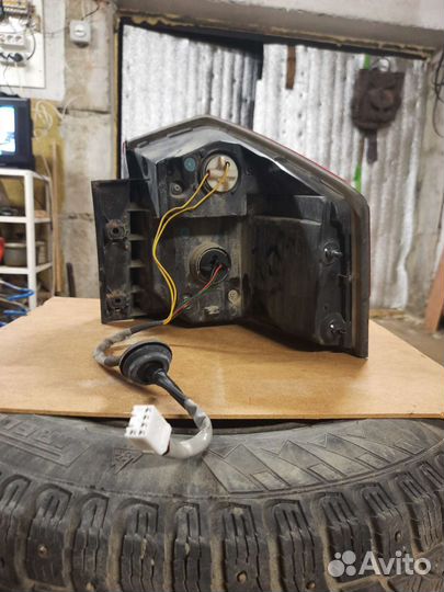 Задний левый фанарь Шевроле Орландо