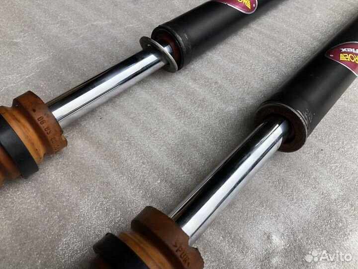 Амортизаторы передние на Audi 100 A6 C4