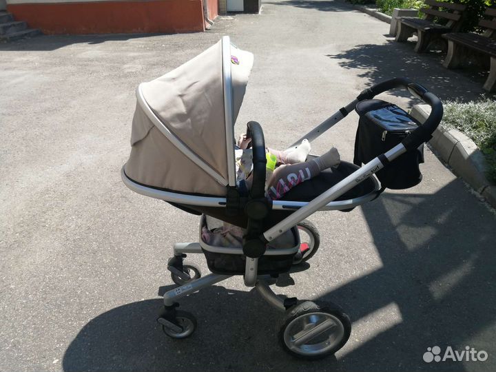 Прогулочная коляска