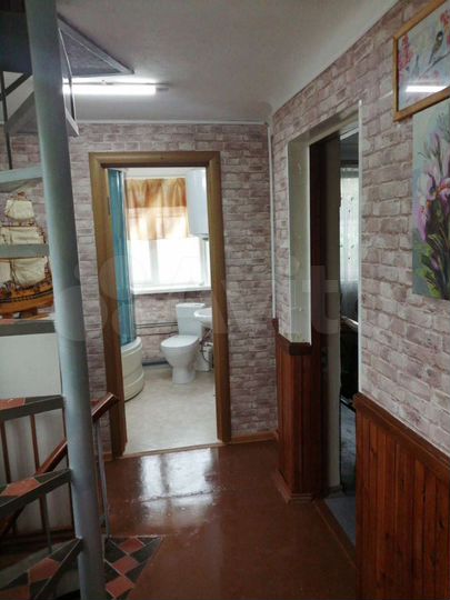 Комната 15 м² в 4-к., 1/3 эт.