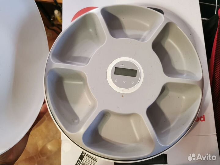 Автоматическая кормушка для домашних животных