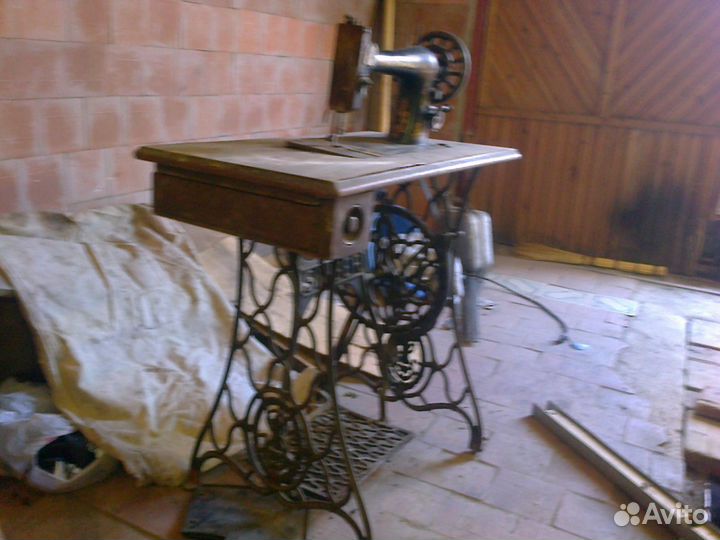 Швейная машинка singer