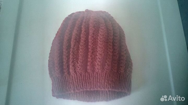 Вязанная шапка ручной вязки