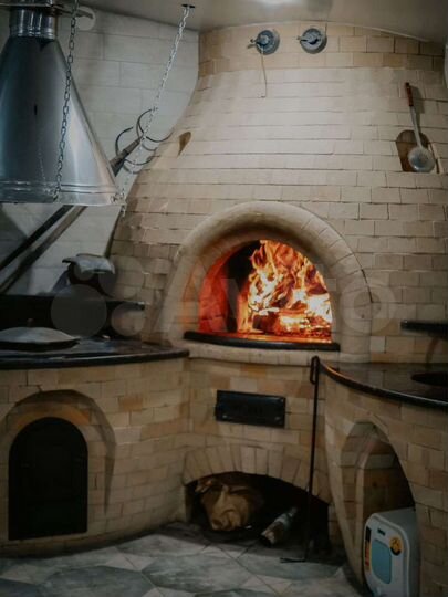 Коттедж 200 м² на участке 10 сот.