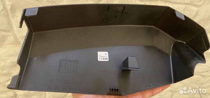 Декоративная накладка мотора М111 Мерседес