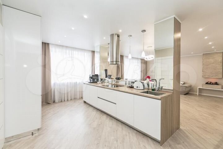 4-к. квартира, 131 м², 6/9 эт.