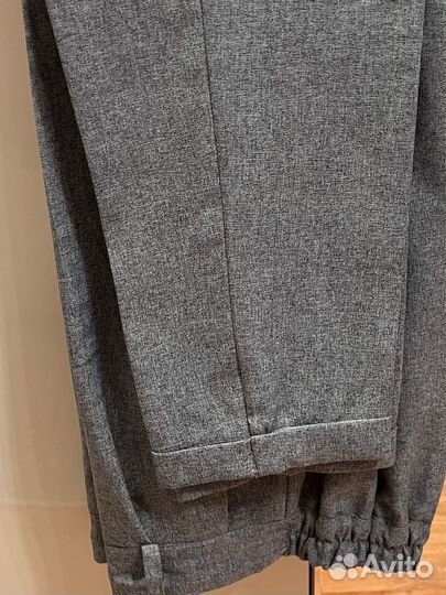 Костюм брючный офисный 46 размер