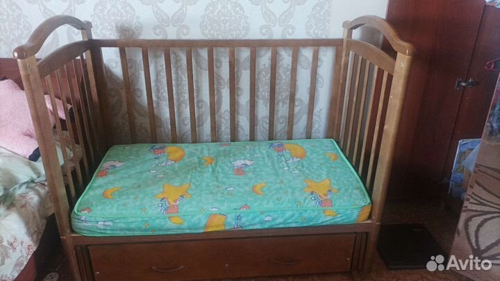 Кровать детская- маятник