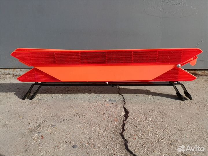 Знак аварийной остановки Mercedes