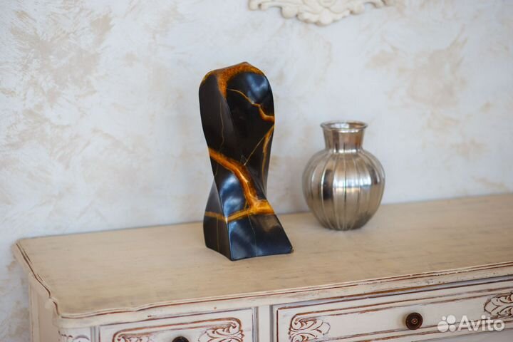 Скульптура дизайнерская из камня