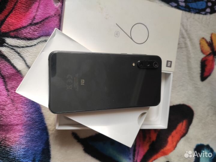 Xiaomi Mi 9 SE, 6/64 ГБ