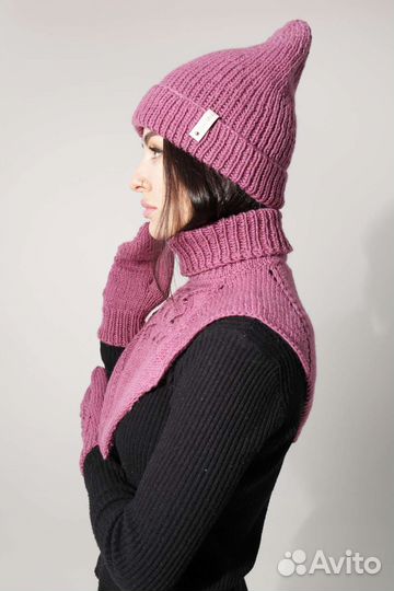 Шапка, манишка, рукавицывязаные