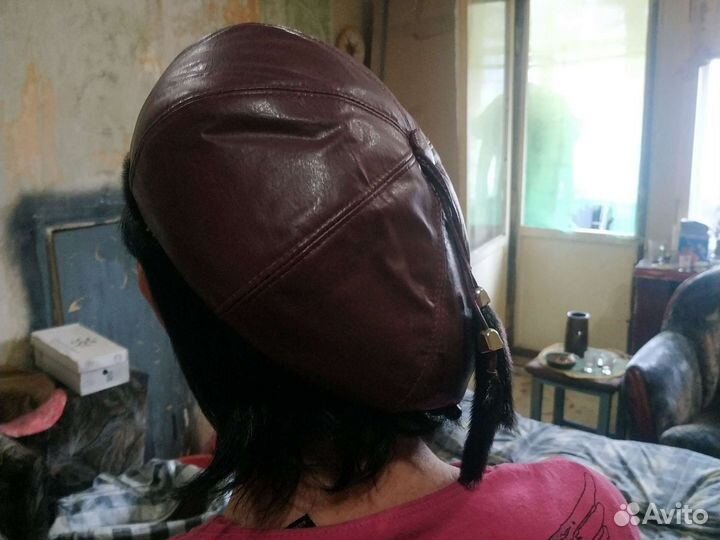 Берет женский кожаный