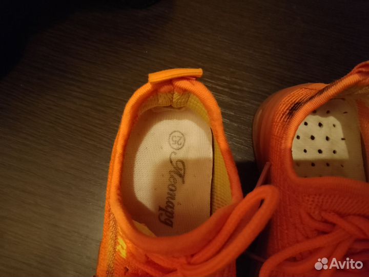 Кроссовки для девочки