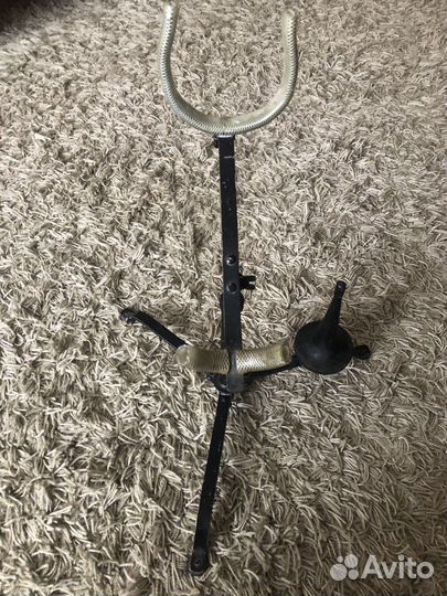 Стойка для саксофона