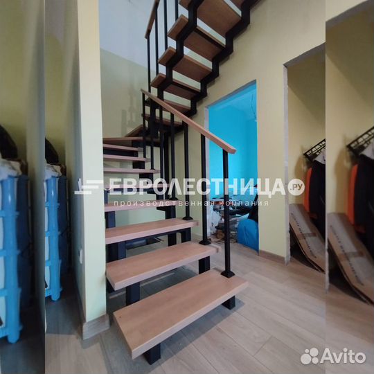 Лестница в дом на второй этаж