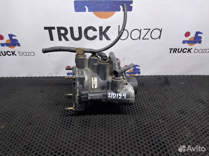 A0004319513 Кран управления тормозами прицепа