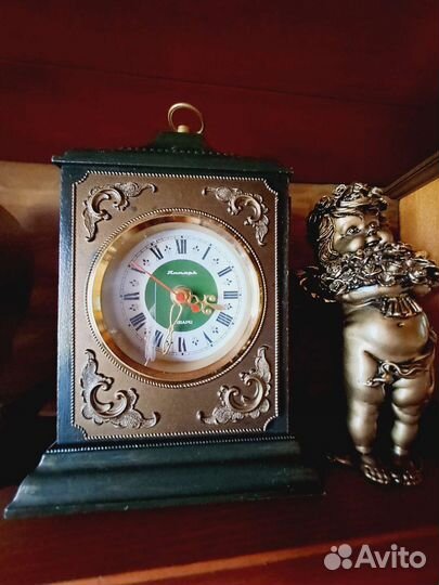 Часы настольные Янтарь, кварц