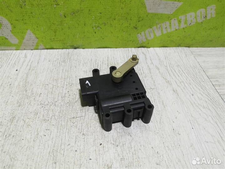 Моторчик заслонки отопителя Мазда 6